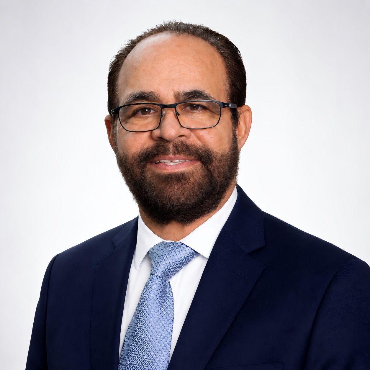 LCDO. ANÍBAL VEGA BORGES